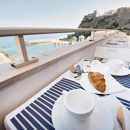 B&B La Marina Luxury 피조