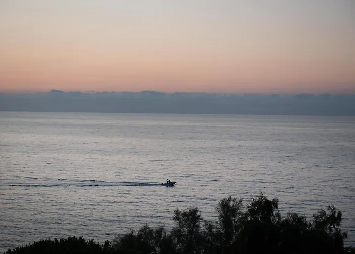 La Marina Luxury 住宿加早餐酒店 3*