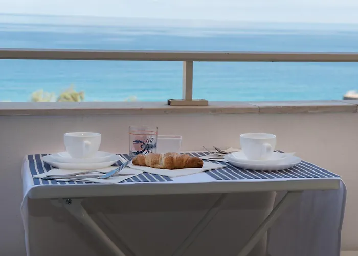 La Marina Luxury 住宿加早餐酒店 3*