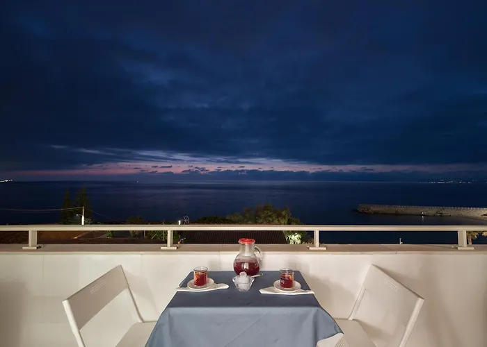 La Marina Luxury 住宿加早餐酒店 3*